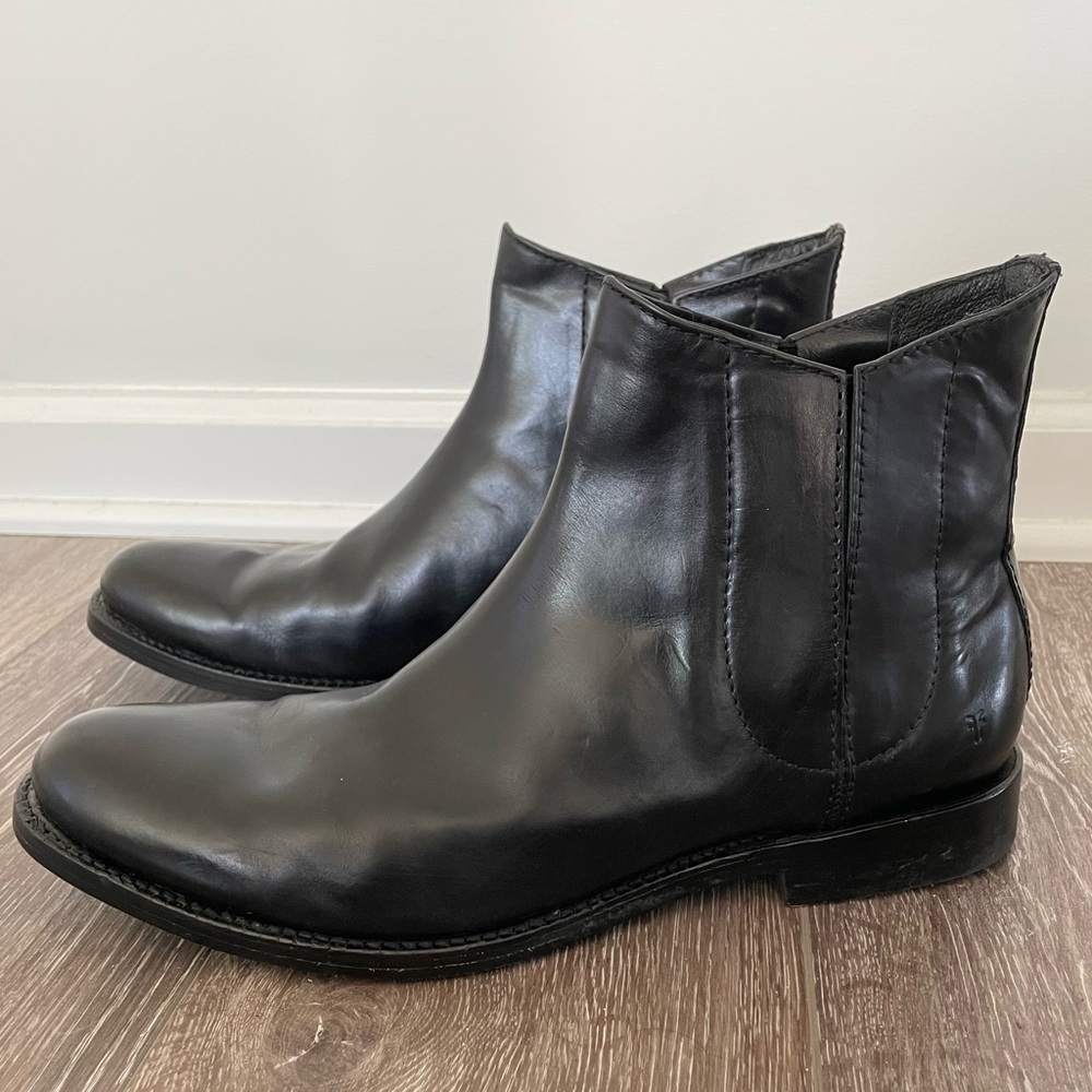 Frye Men’s Size 12D Chelsea Black Leather Pull On Ankle Boots Minimal Round Toe